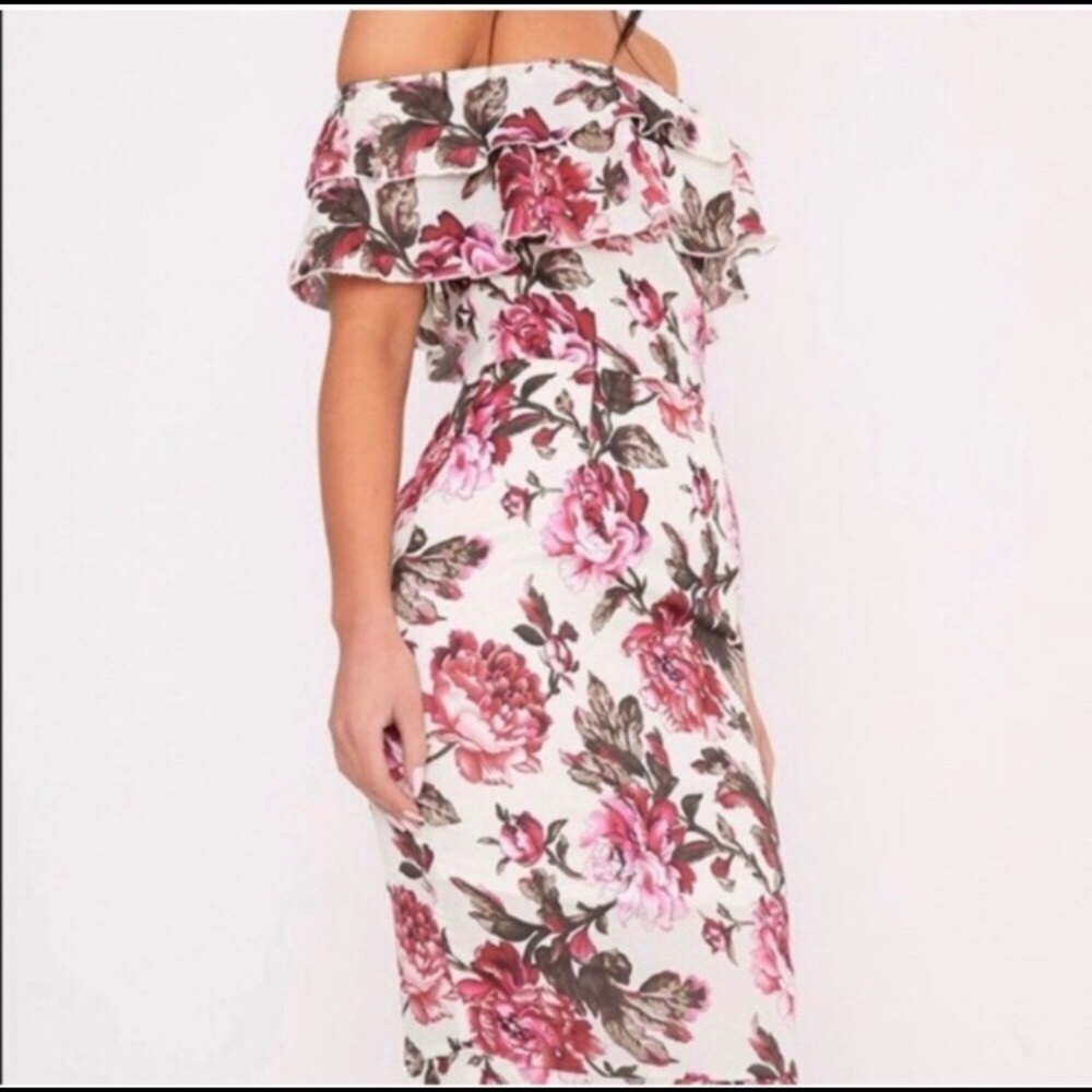 PRETTYLITTLETHING Bardot Floral Bombshell Dress 8